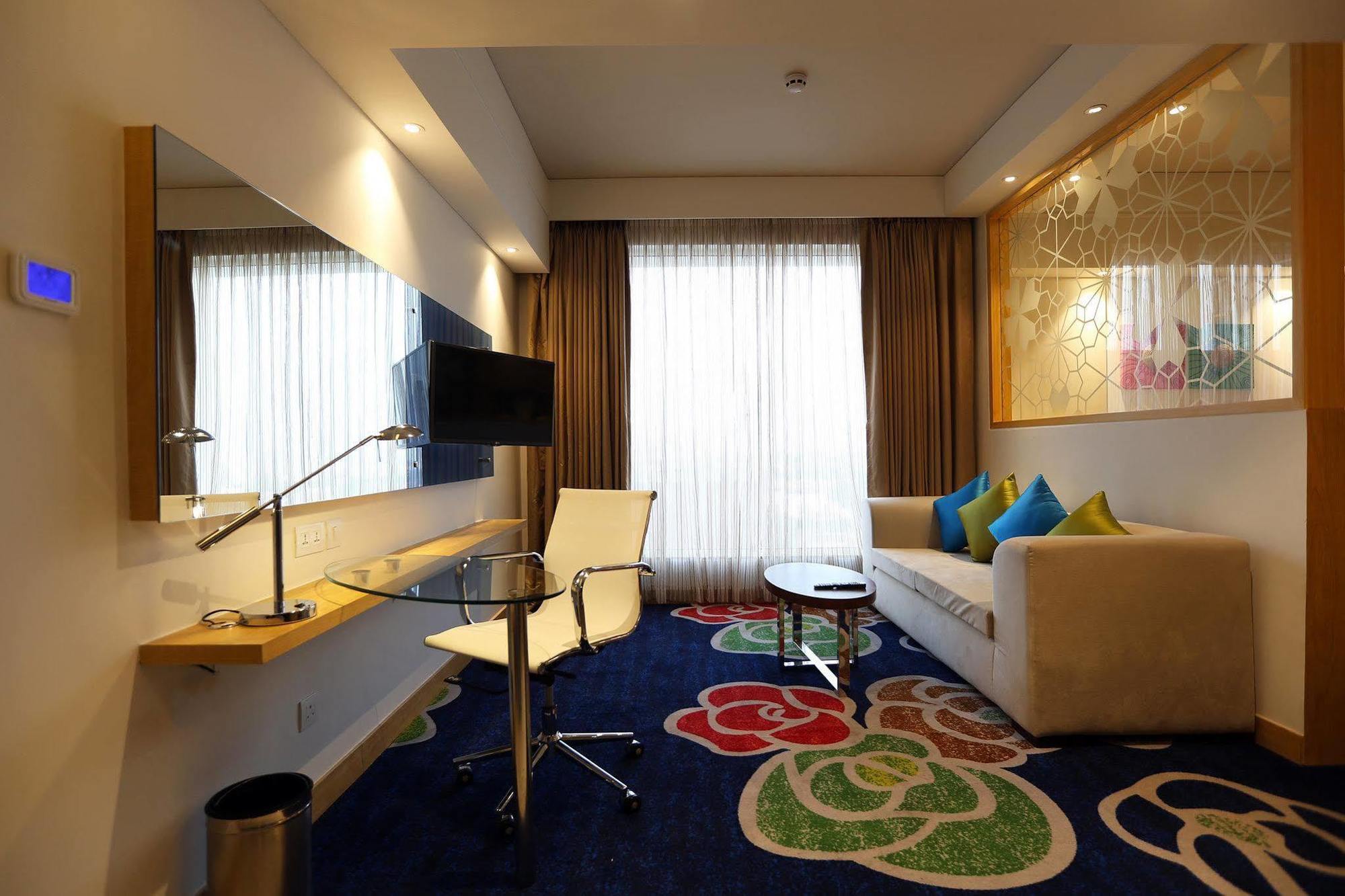 Holiday Inn Express Chennai Old Mahabalipuram Road Dış mekan fotoğraf